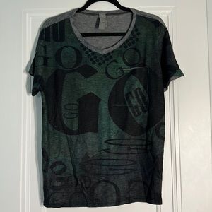 Super cute men, V-neck T-shirt with front pocket.